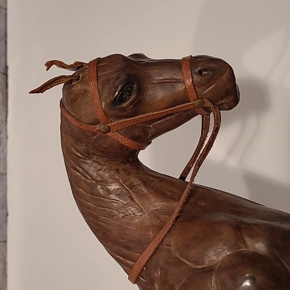 Vintage Hand Sculpted Leather Horse - Picture 9 of 12